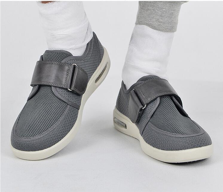 Men's Wide Fit No-Tie Stretch Shoes with Adjustable Closure for Easy Wear